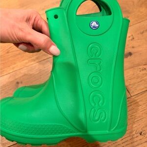 CROCS Kids Green Waterproof Rain Boots with Handle
